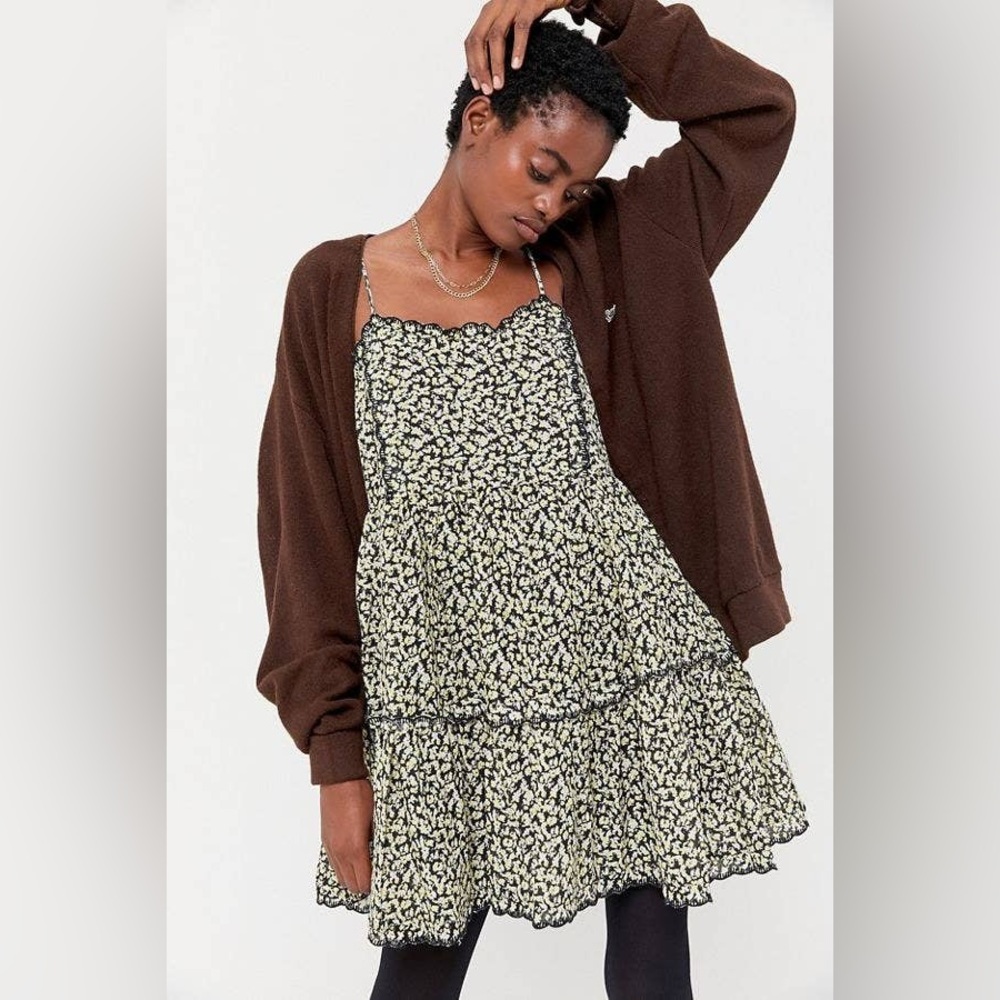 Urban Outfitters Hanna Scallop Mini Babydoll Floral Dress